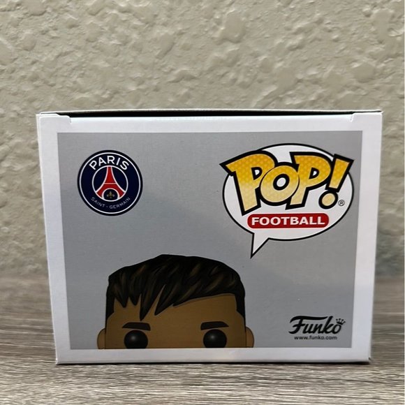 Funko POP! Football Soccer Neymar Jr Paris Saint Germain Figure #20! - Picture 6 of 7